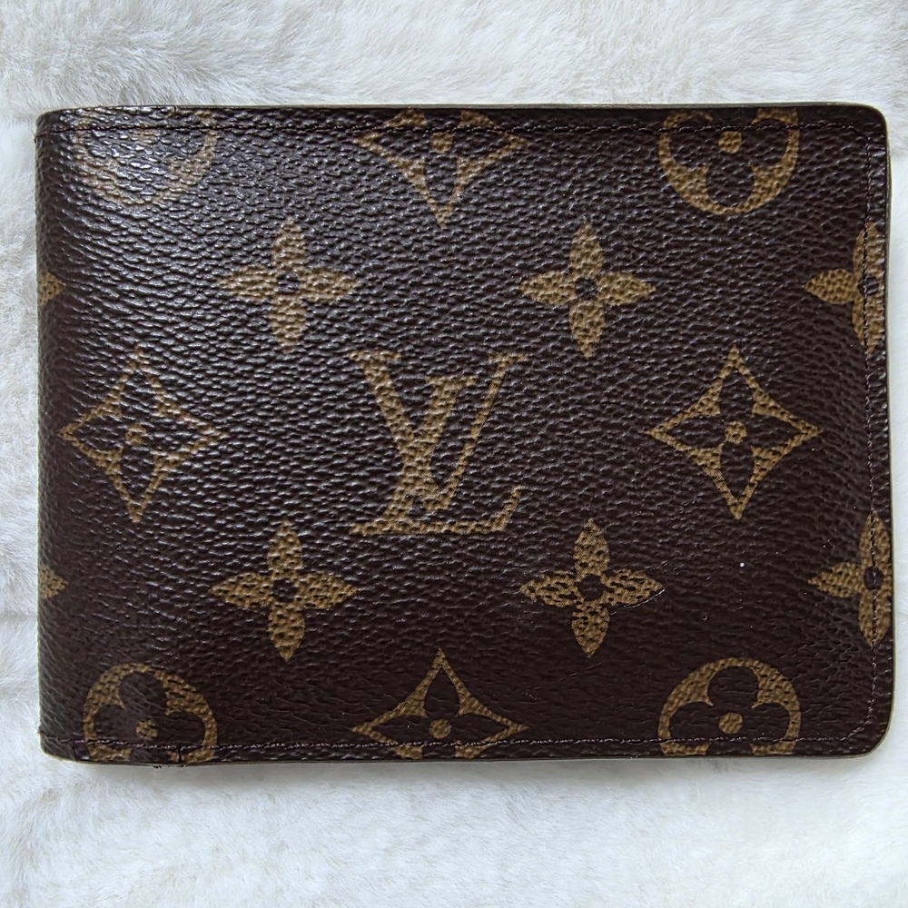 Authentic Louis Vuitton Multiple Wallet With COA